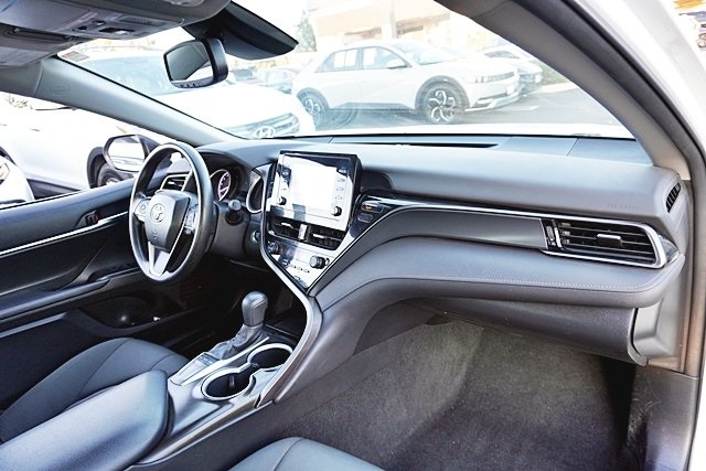 Used 2023 White Toyota LE image 9