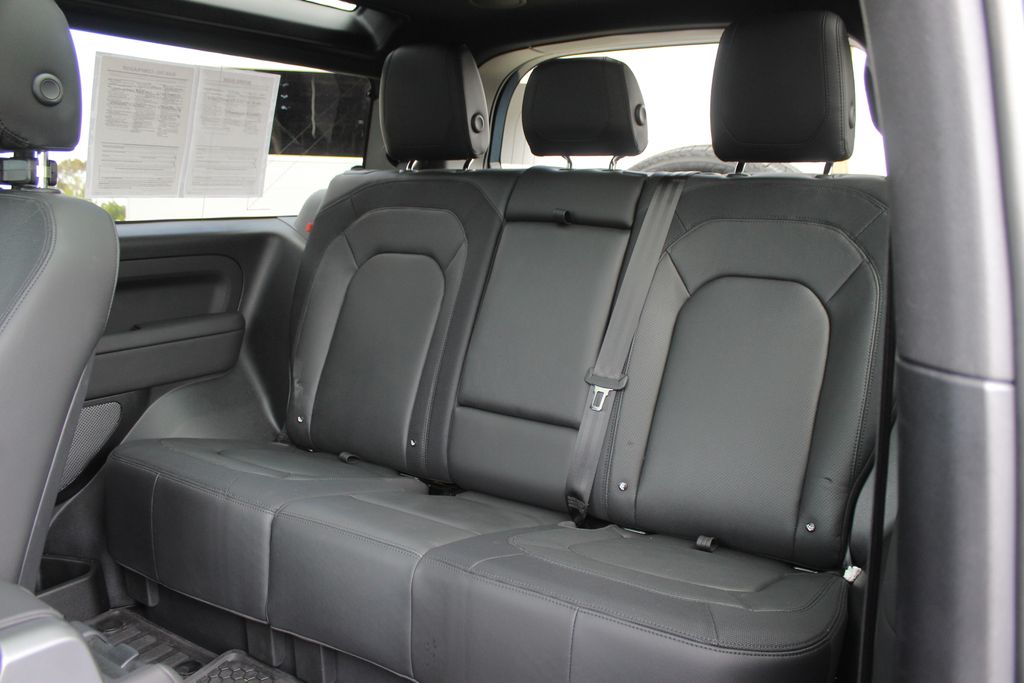 2024 Land Rover Defender 90 X-Dynamic SE photo 18