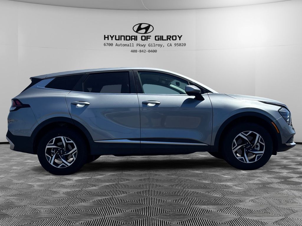 2024 Kia Sportage LX photo 4