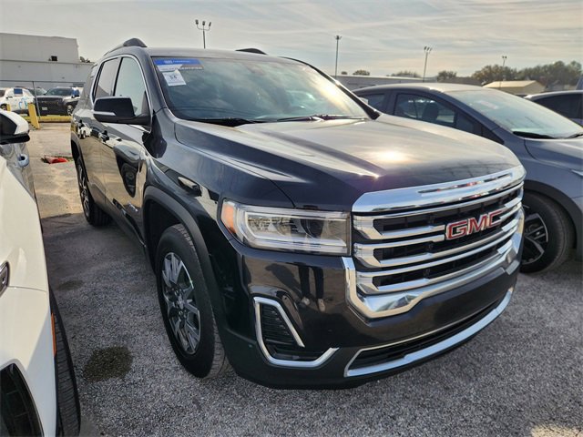 2023 GMC Acadia SLE's photo