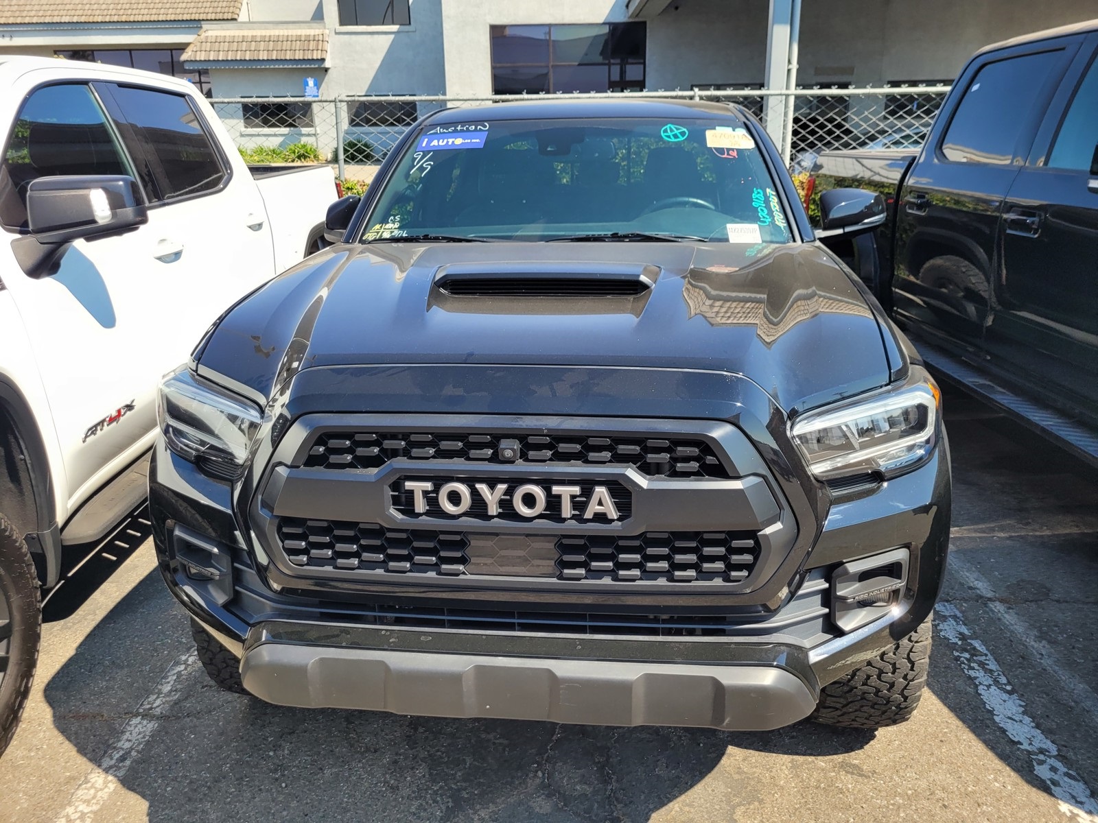 2021 Toyota Tacoma TRD Pro photo 2