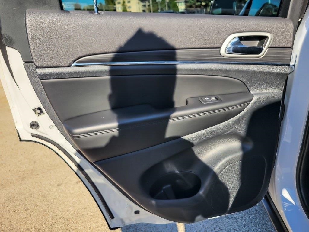 2022 Jeep Cherokee Limited photo 17