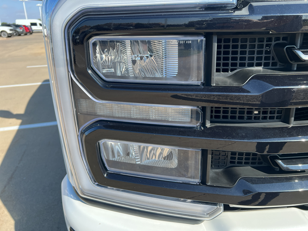 2023 Ford F-350 Lariat photo 14
