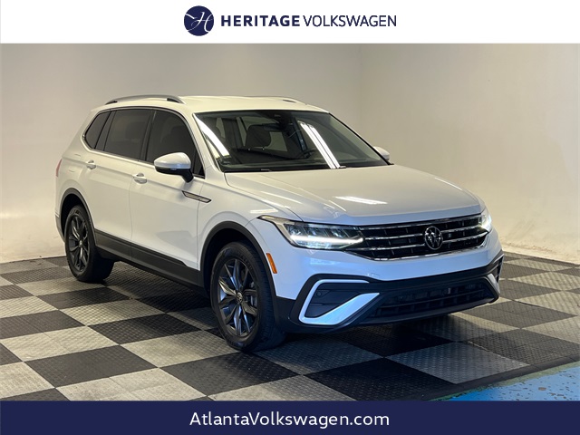2023 Volkswagen Tiguan SE's photo