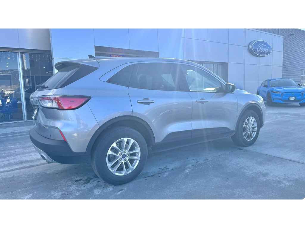 2022 Ford Escape SE photo 5
