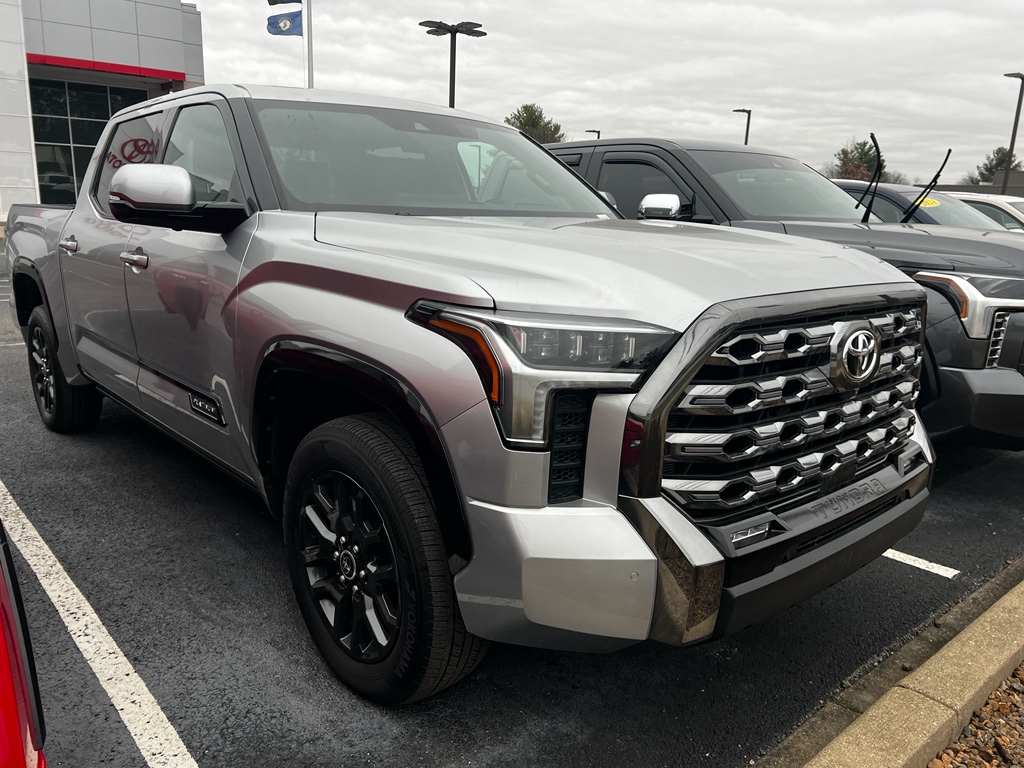 2023 Toyota Tundra Platinum's photo