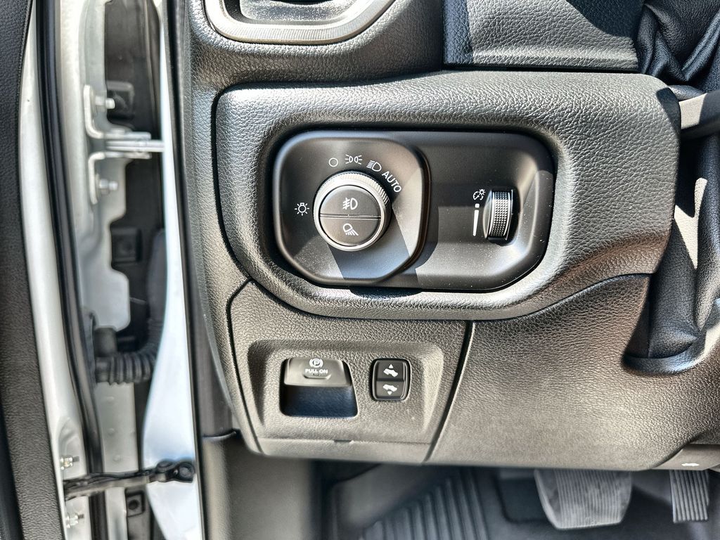 2020 Ram 1500 Rebel photo 16