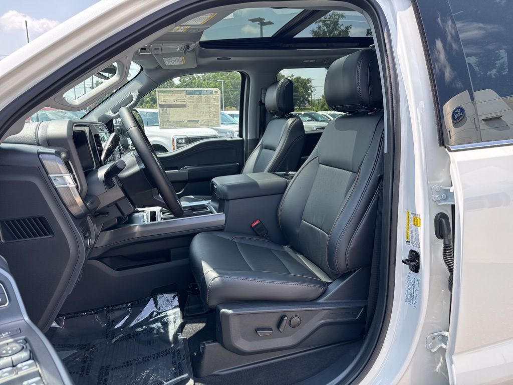 2025 Ford F-350 Lariat photo 9