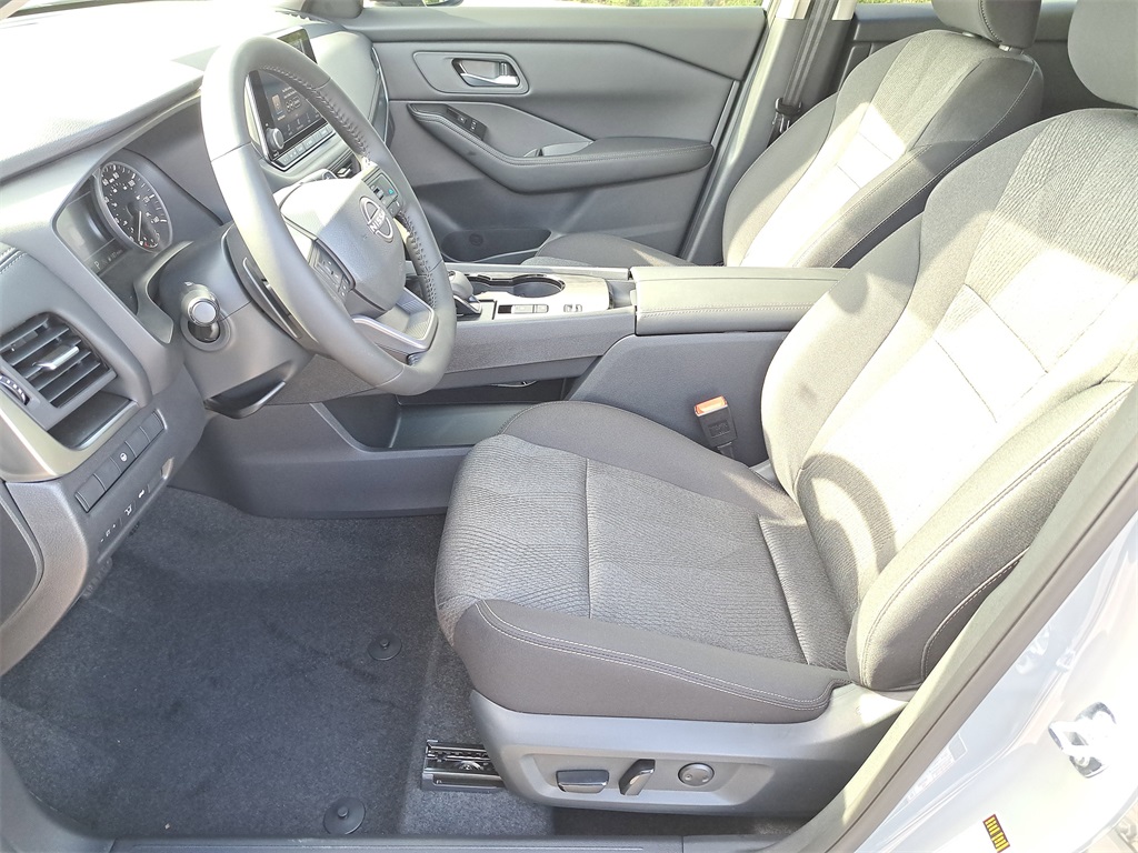 2026 Nissan Rogue SV photo 19
