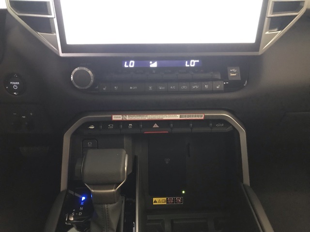 2025 Toyota Tundra Limited CrewMax photo 14