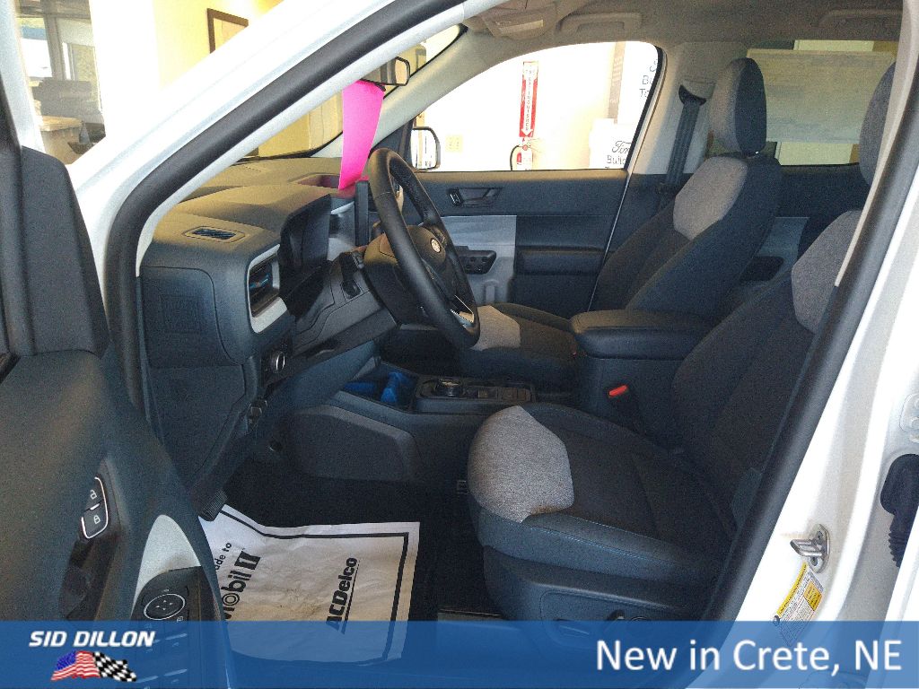 2025 Ford Maverick XLT photo 2