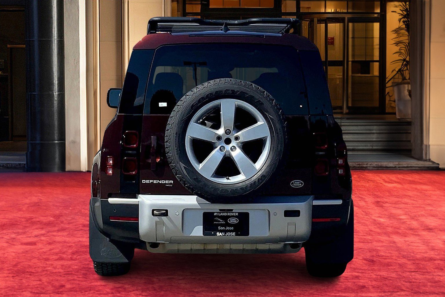 2023 Land Rover Defender SE photo 4