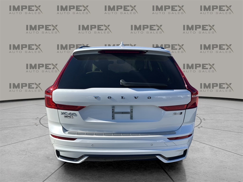 2025 Volvo XC60 B5 photo 4