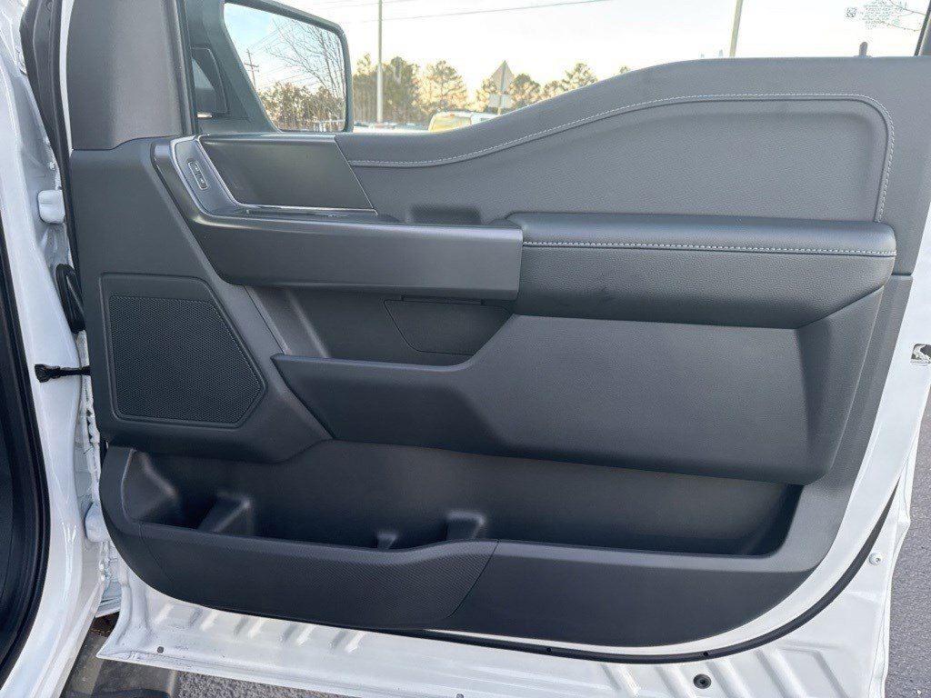 2025 Ford F-150 XLT photo 17