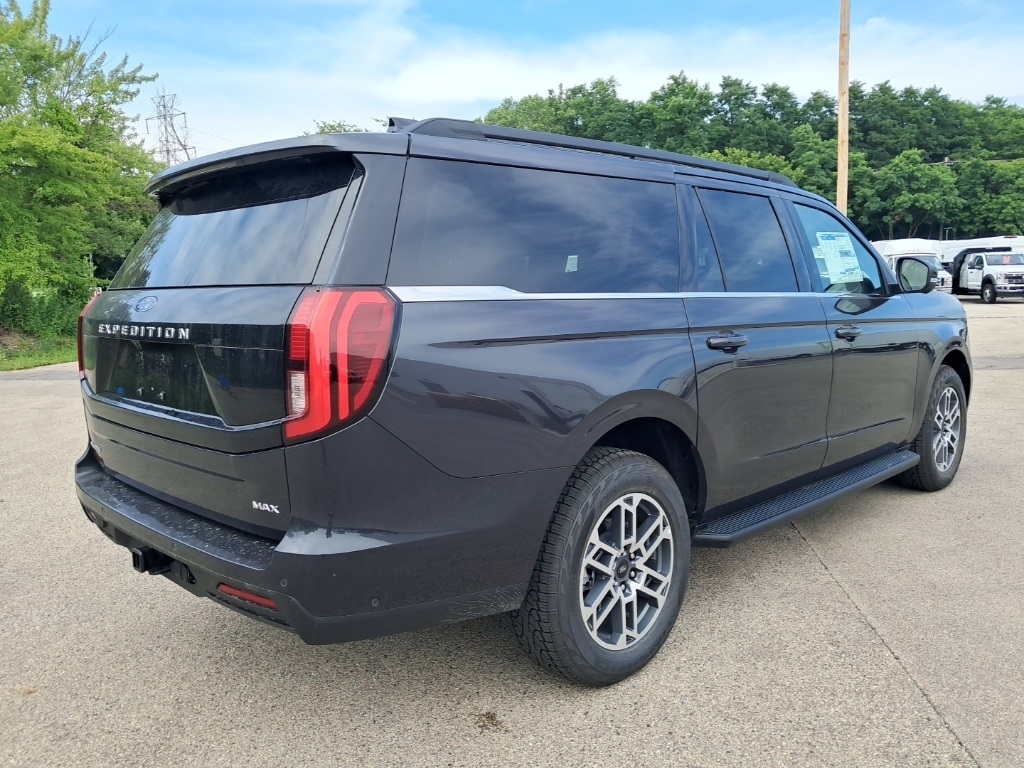 2025 Ford Expedition MAX photo 4