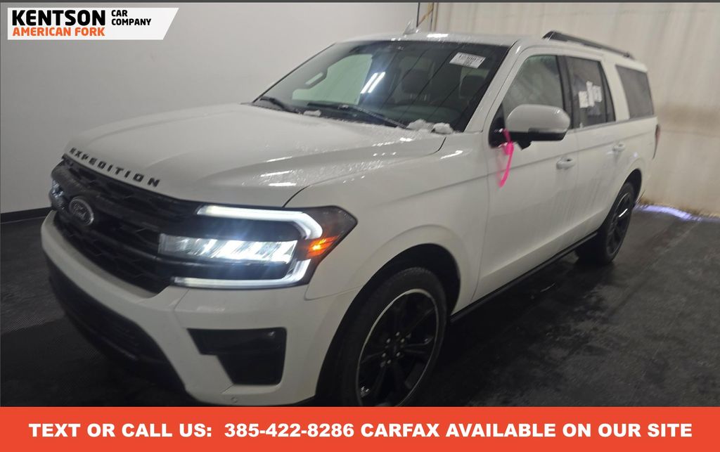 2024 Ford Expedition Limited's photo