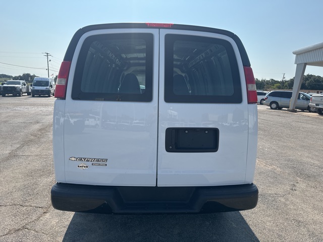2014 Chevrolet Express 2500 Work Van photo 5