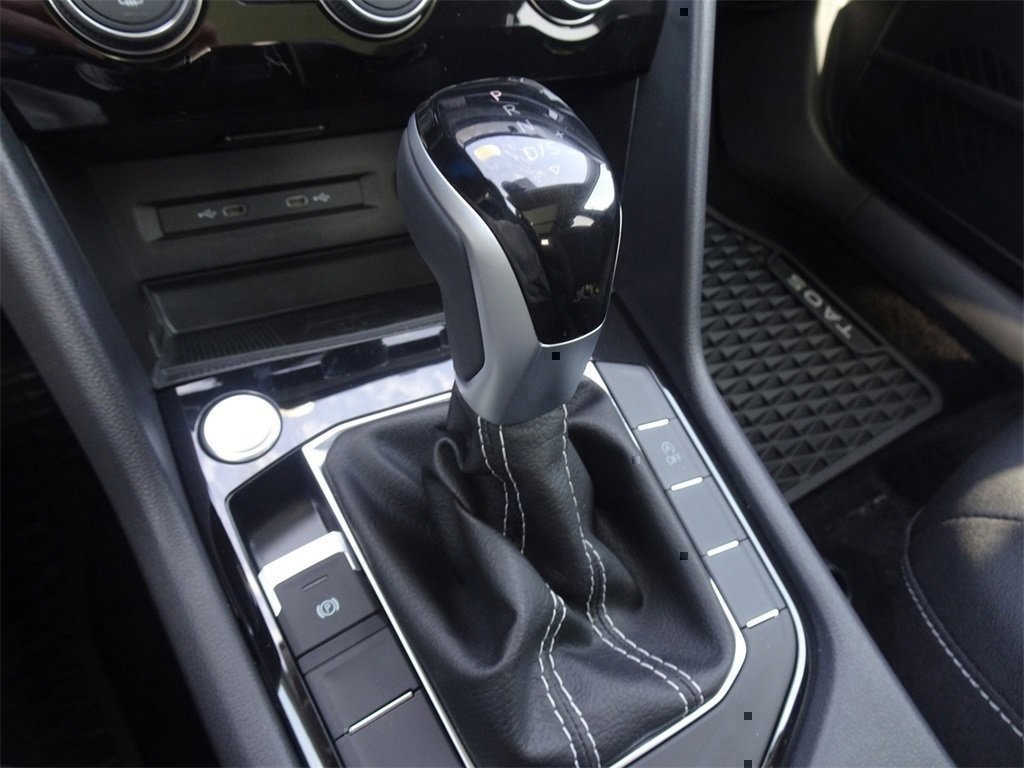 2024 Volkswagen Taos SE photo 15