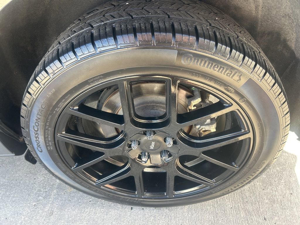 2021 Ford Edge ST photo 22