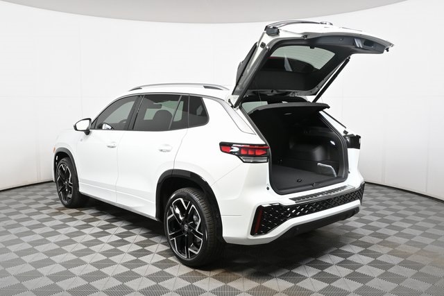 2025 Volkswagen Tiguan SEL R-Line Black photo 28
