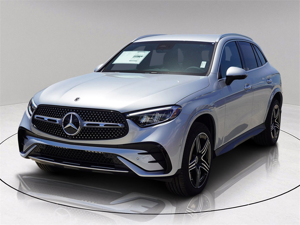 2025 Mercedes Benz GLC 300 4MATIC photo 3
