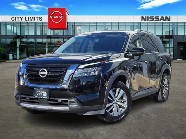 2025 Nissan Pathfinder SL's photo