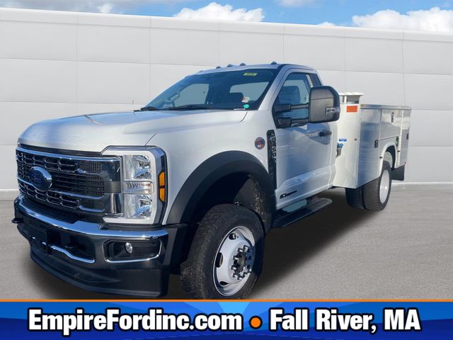2024 Ford F-450 Super Duty Chassis Cab XL's photo