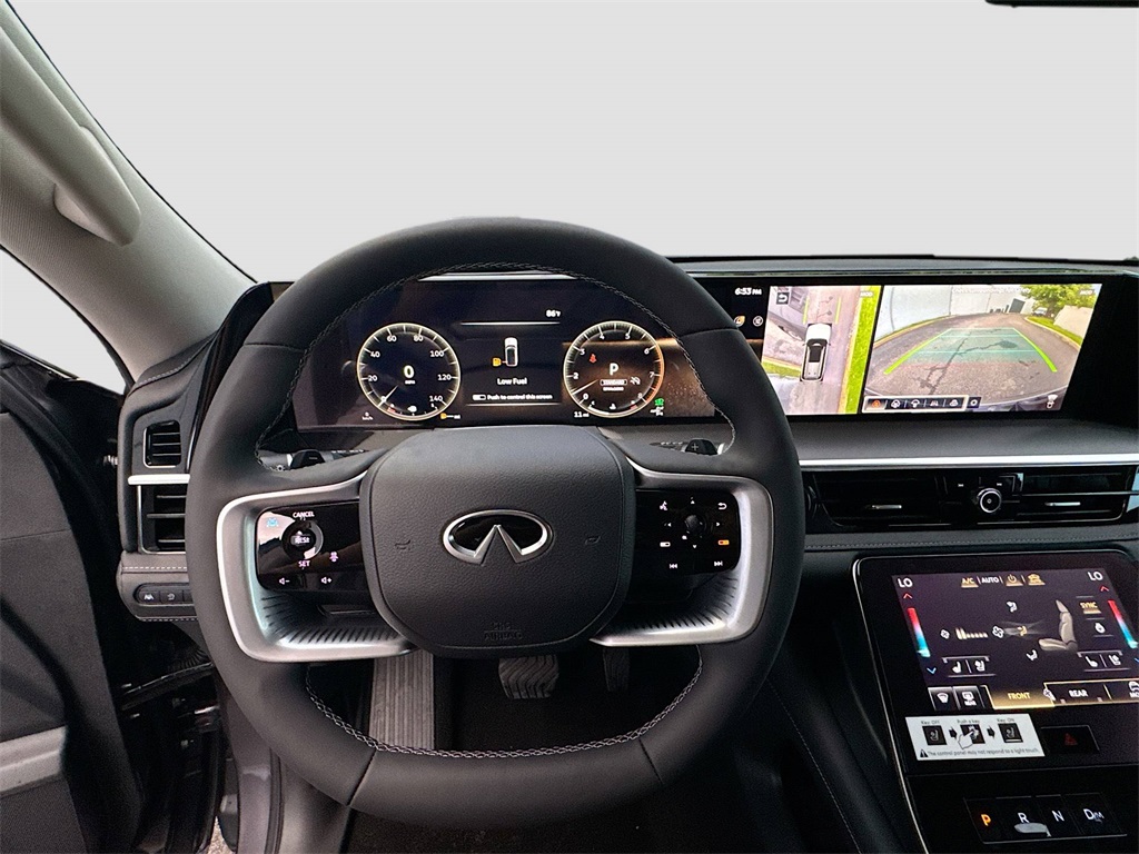 2026 Infiniti QX80 Luxe photo 9
