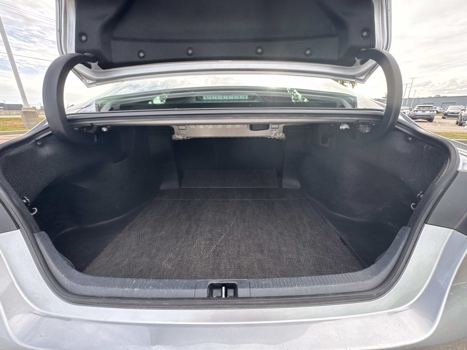 2024 Toyota Camry SE photo 8