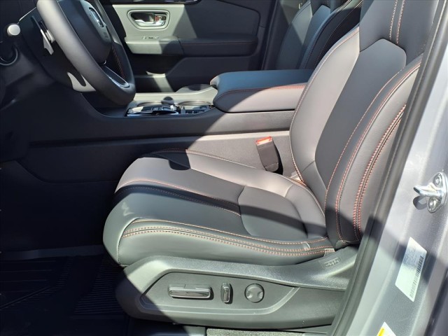 2025 Honda Pilot TrailSport photo 17