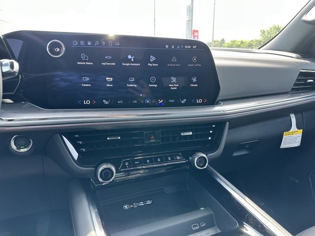 2025 Chevrolet Suburban RST photo 16