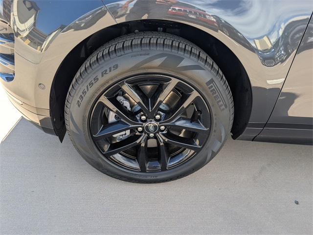 2026 Land Rover Range Rover Evoque Dynamic SE photo 3