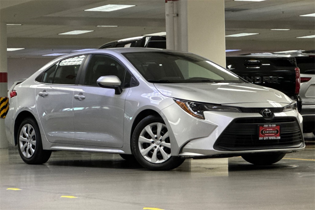 2024 Toyota Corolla LE photo 2