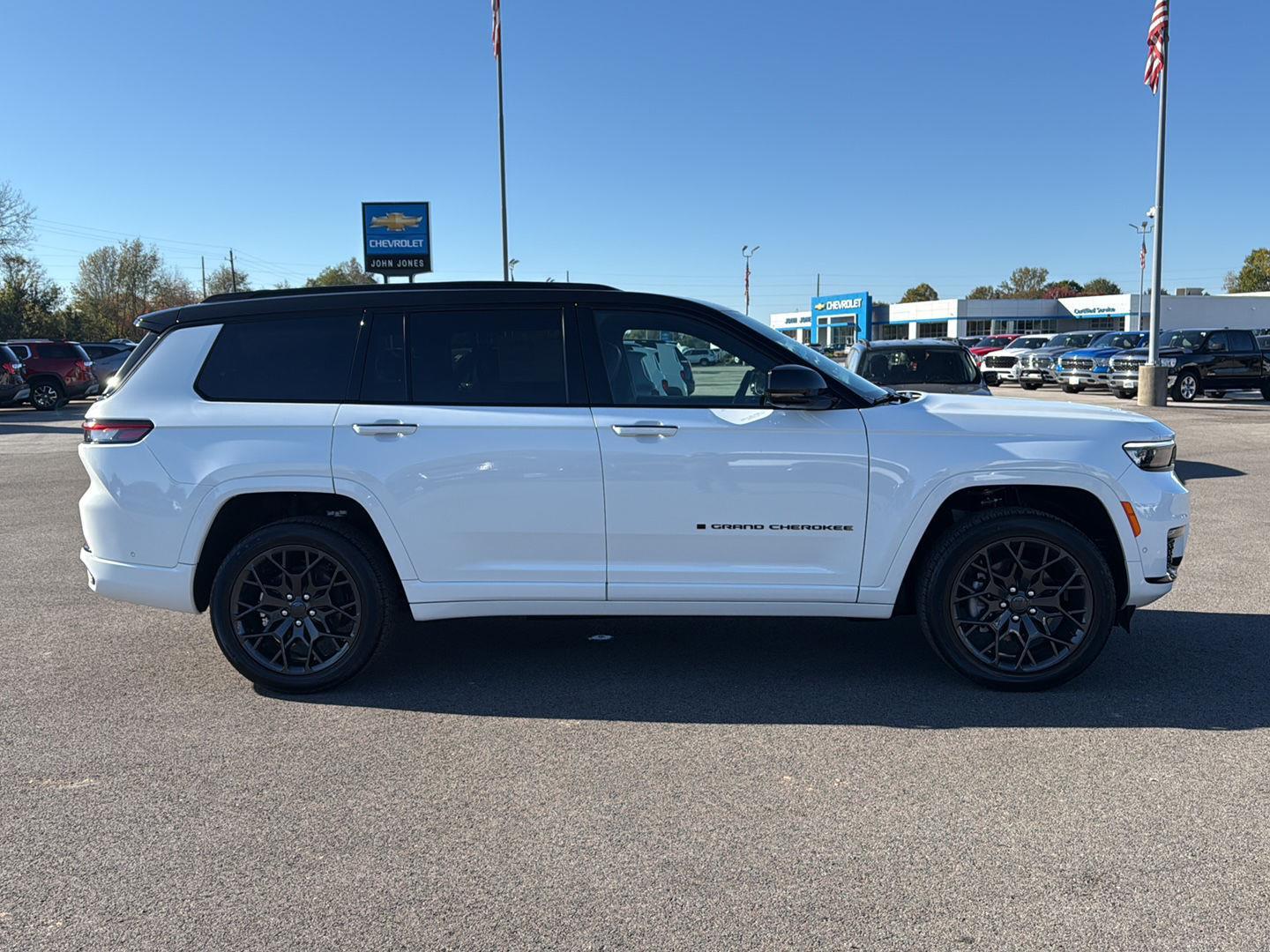 2025 Jeep Grand Cherokee L Summit photo 4