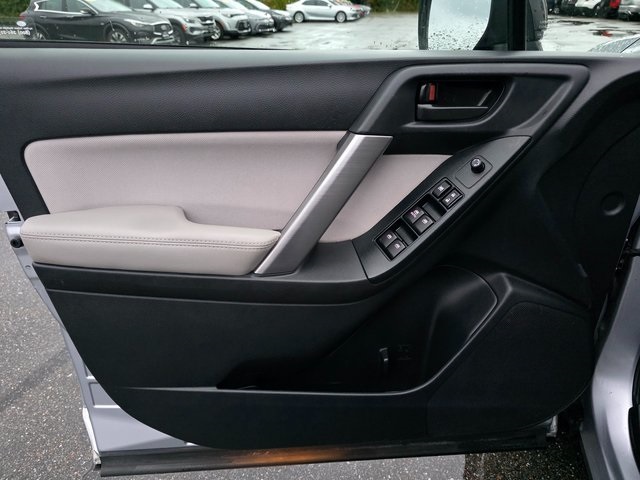2016 Subaru Forester 2.5i photo 17