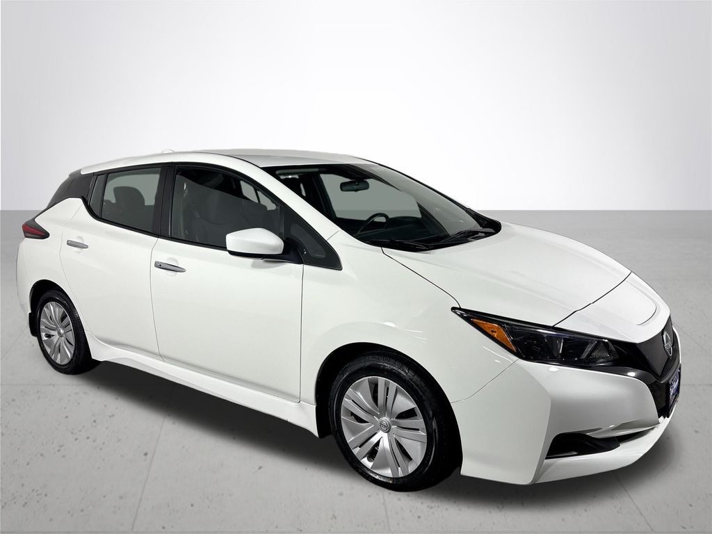2023 Nissan Leaf S photo 4