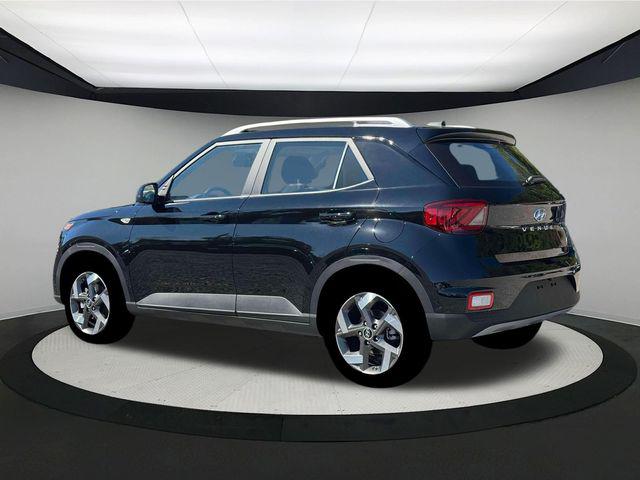 2026 Hyundai Venue SEL photo 4