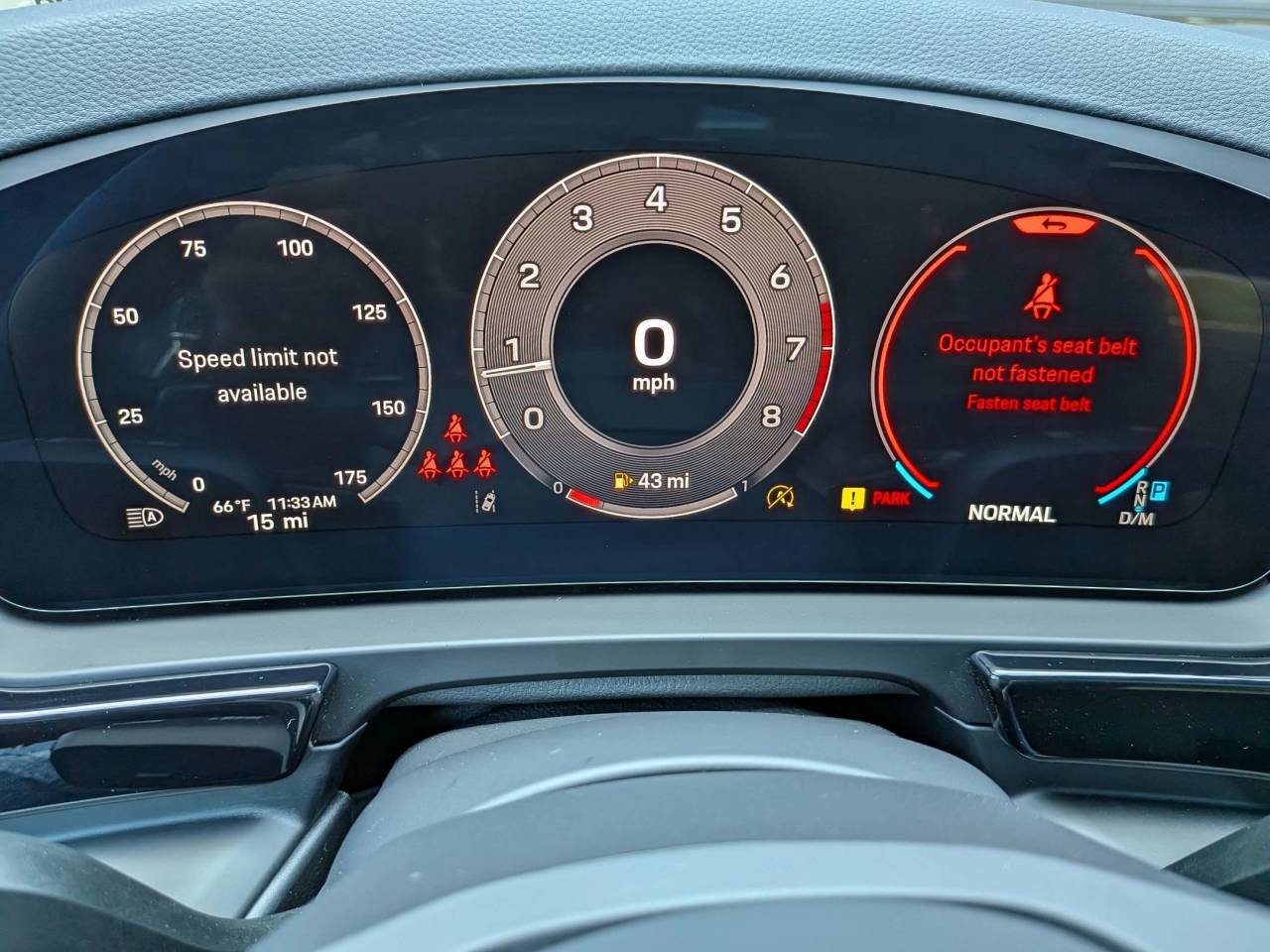 2025 Porsche Cayenne photo 15