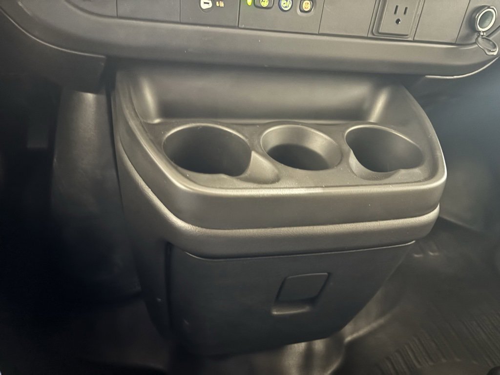 2025 Chevrolet Express Cargo 2500 photo 20