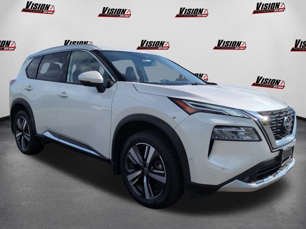 2022 Nissan Rogue Platinum AWD photo 2