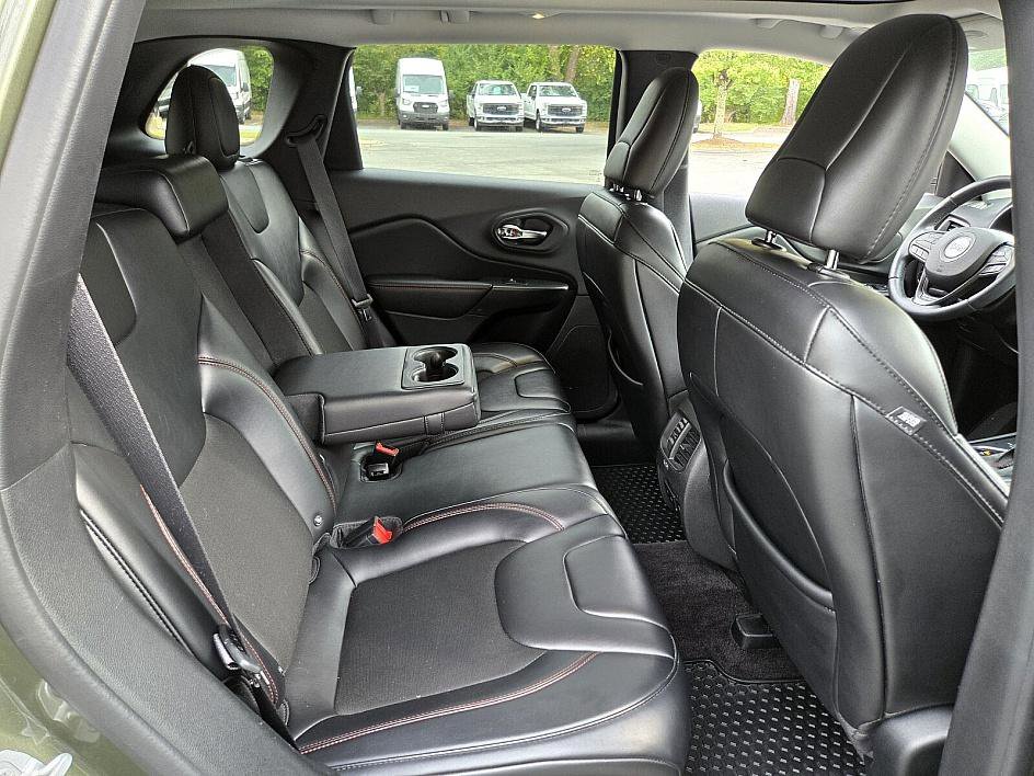 2019 Jeep Cherokee Trailhawk photo 16