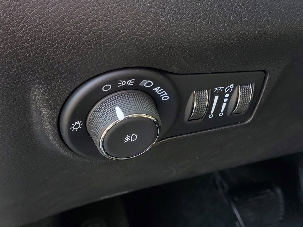 2025 Jeep Compass Latitude photo 16