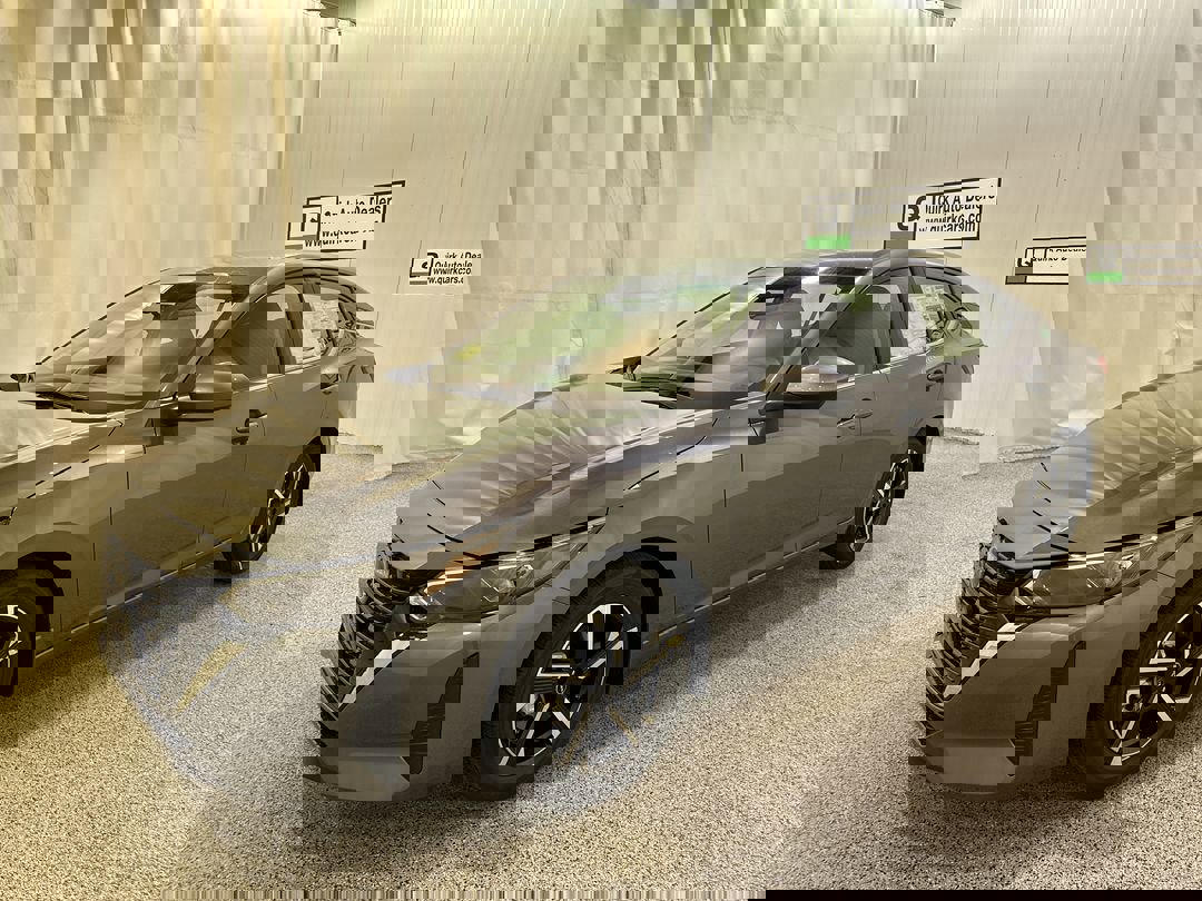 2025 Nissan Sentra SV photo 3