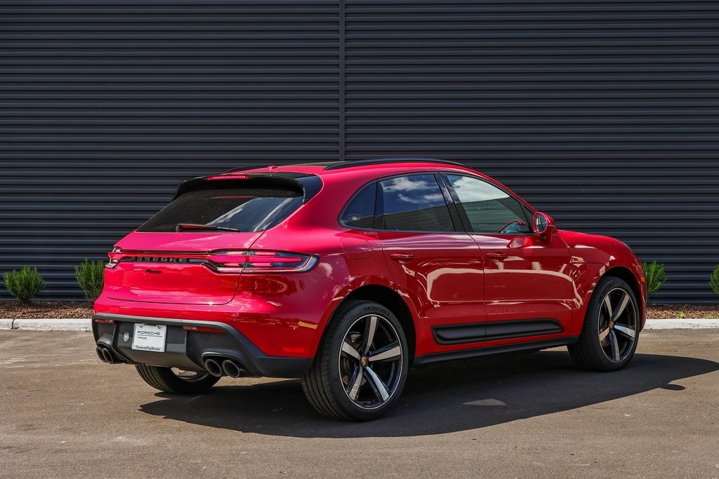 2025 Porsche Macan T photo 7