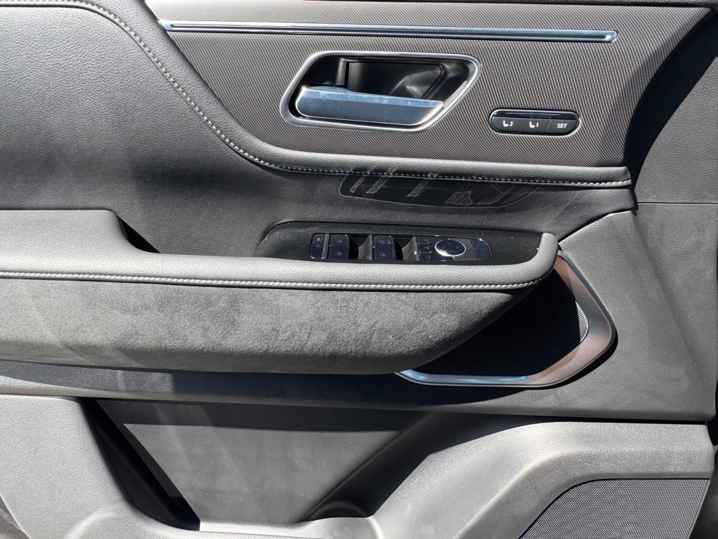 2026 Infiniti QX80 Luxe photo 14