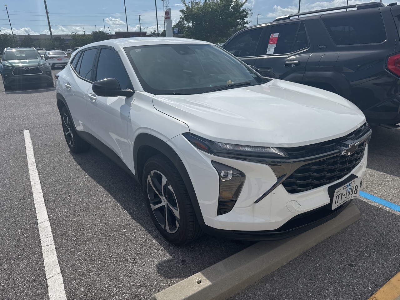 2024 Chevrolet Trax photo 3