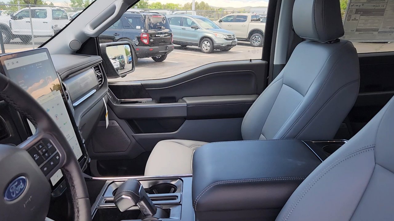 2025 Ford F-150 Lightning photo 19
