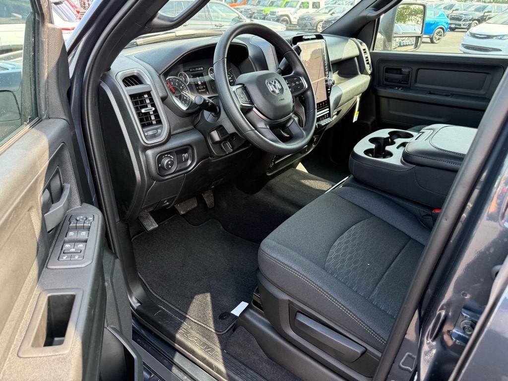 2025 Ram 2500 Tradesman photo 4