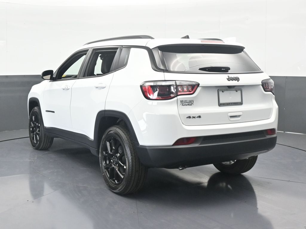 2026 Jeep Compass Latitude Altitude photo 4