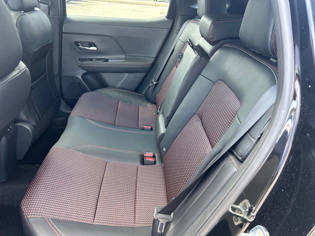 2025 Nissan Kicks SR photo 6